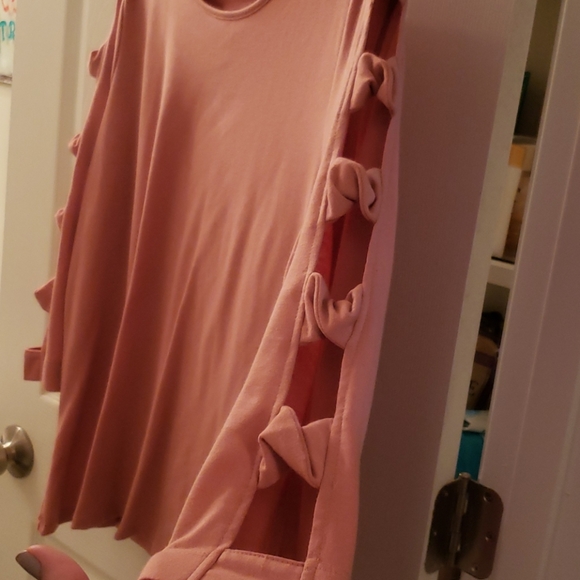 Pink top - Picture 2 of 3